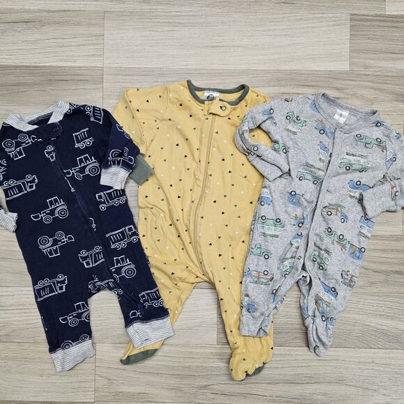 Gerber Baby Boy Sleeper Pajamas Trucks Vehicles Size 3 Months - Picture 1 of 9